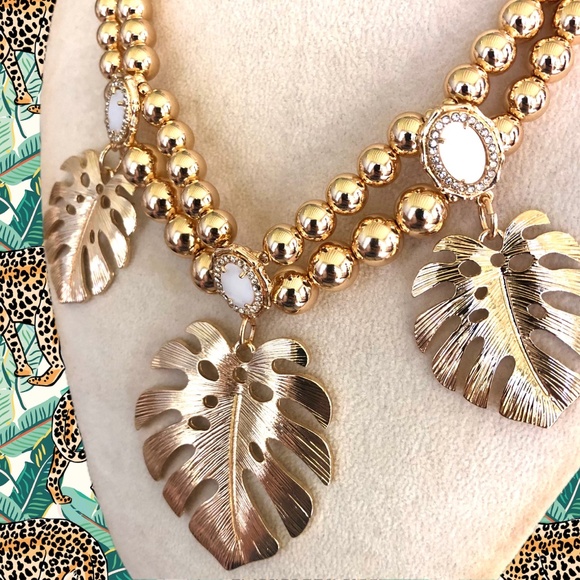 LILLY PULITZER NECKLACE NWT EXQUISITE MONSTERA LEAF NECKLACE ⭐️JUNGLE VIBE GOLD - Picture 2 of 16